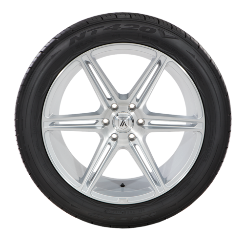 NT420V 285/35R24 108V XL 31.8